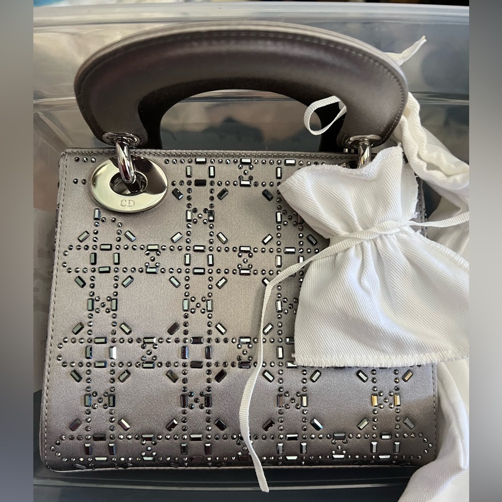 Mini Lady Dior - Picture 3 of 17